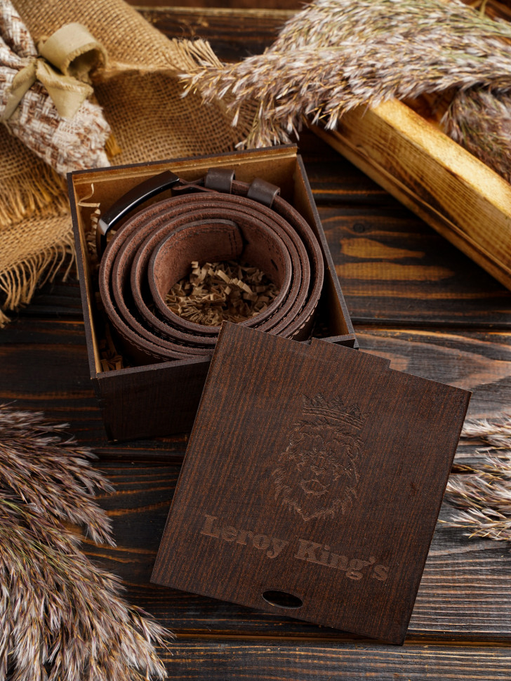 Ремень мужской коричневый с коричневой строчкой в тон 40 мм в темной коробке